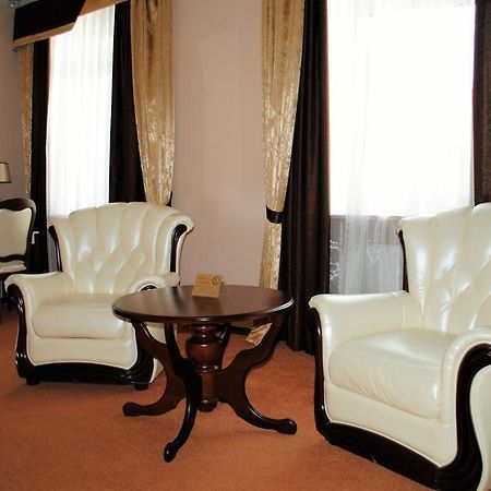 Gubernsky Hotel Minsk Buitenkant foto